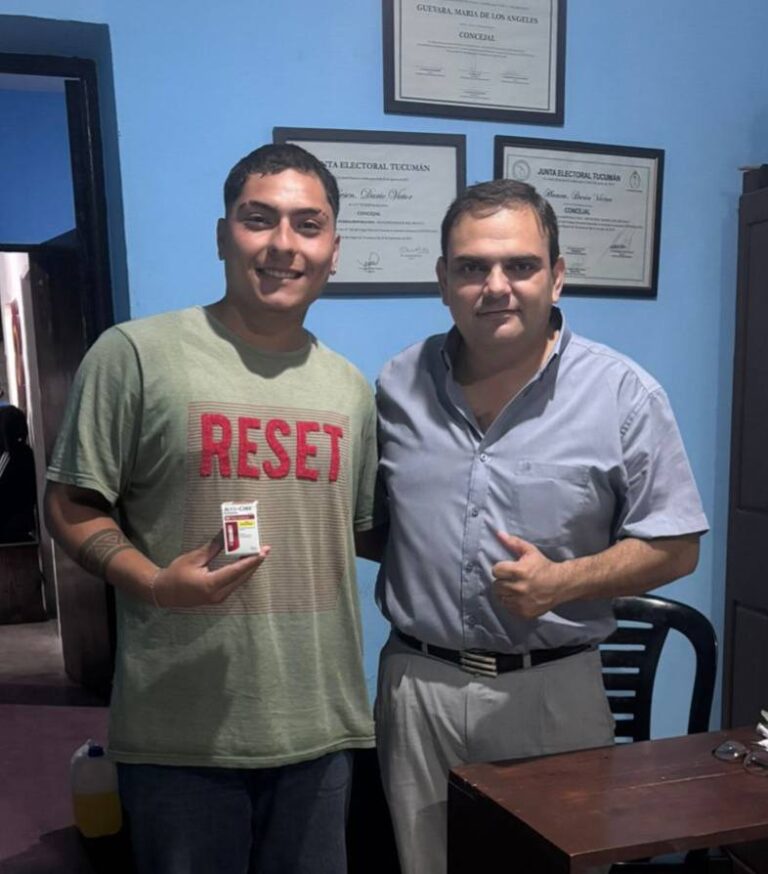 [URGENTE] Casta y aspirinas: el libertario Darío Huesen no escarmienta y sigue usando medicamentos para hacer clientelismo